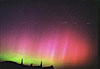� O. Aders; Polarlicht am ITV 30.05.2003, Fuji 100, 30-40sec, f/4, 28 mm. Die Kratzer sind leider im Fotolabor verursacht worden.
